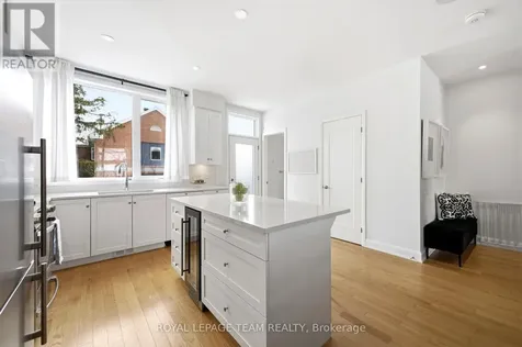 526 Edison Avenue Ottawa ON K2A 3Y5