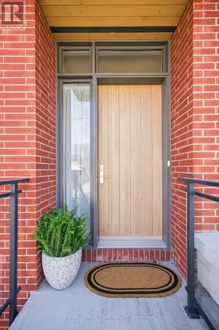 526 Edison Avenue Ottawa ON K2A 3Y5