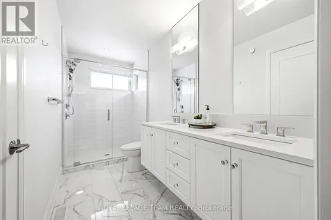 526 Edison Avenue Ottawa ON K2A 3Y5