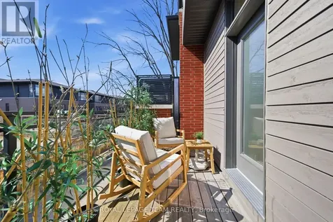 526 Edison Avenue Ottawa ON K2A 3Y5