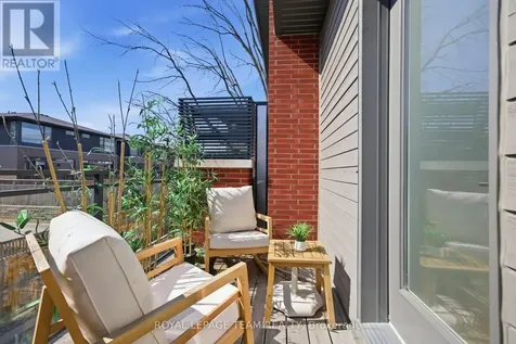 526 Edison Avenue Ottawa ON K2A 3Y5