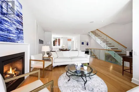 526 Edison Avenue Ottawa ON K2A 3Y5