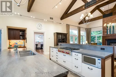 160 Grand Cypress Lane Blue Mountains ON L9Y 0K8
