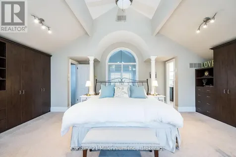 160 Grand Cypress Lane Blue Mountains ON L9Y 0K8
