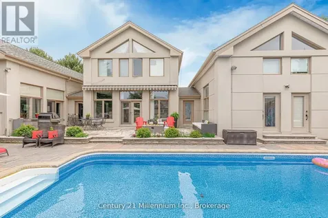 160 Grand Cypress Lane Blue Mountains ON L9Y 0K8
