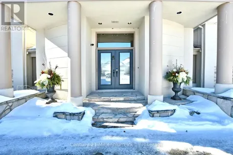160 Grand Cypress Lane Blue Mountains ON L9Y 0K8