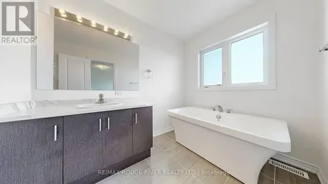 1099 Cameo Street Pickering ON L1V 1N8