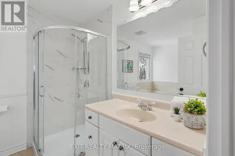 727 Brome Crescent Ottawa ON K4A 3G8