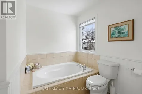 727 Brome Crescent Ottawa ON K4A 3G8