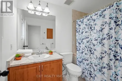 727 Brome Crescent Ottawa ON K4A 3G8