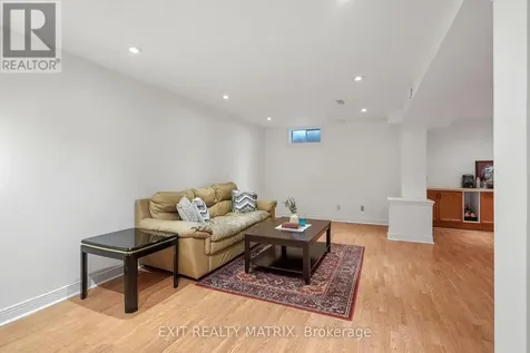 727 Brome Crescent Ottawa ON K4A 3G8