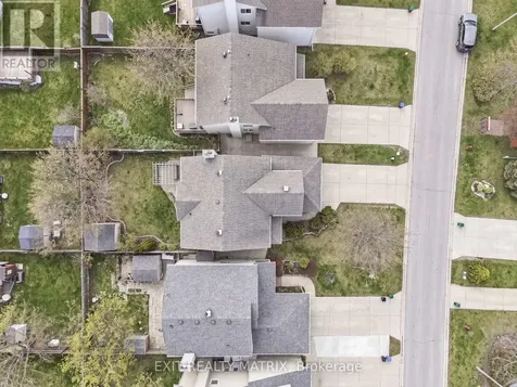 727 Brome Crescent Ottawa ON K4A 3G8