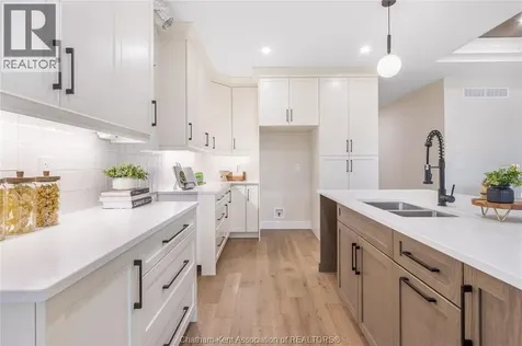 30 Rosewood Crescent Chatham ON N7M 0V4