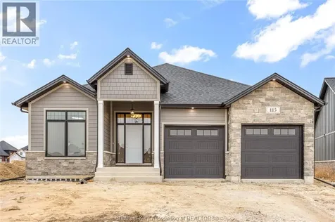 30 Rosewood Crescent Chatham ON N7M 0V4