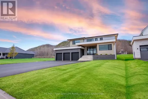 102 Barton Boulevard Blue Mountains ON N0H 1J0