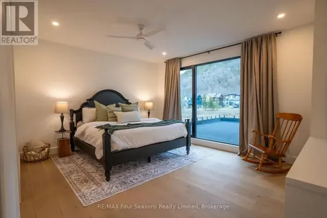 102 Barton Boulevard Blue Mountains ON N0H 1J0