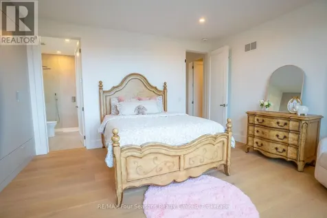 102 Barton Boulevard Blue Mountains ON N0H 1J0