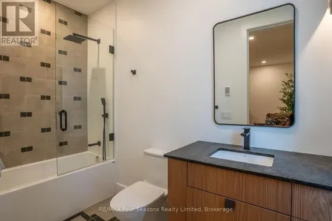 102 Barton Boulevard Blue Mountains ON N0H 1J0