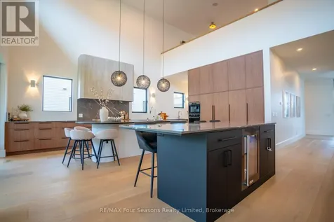 102 Barton Boulevard Blue Mountains ON N0H 1J0