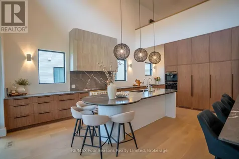 102 Barton Boulevard Blue Mountains ON N0H 1J0