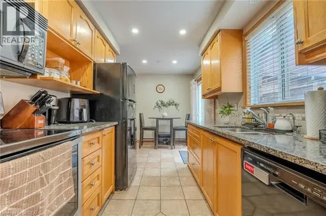 7163 Fayette Circle Mississauga ON L5N 1Y5
