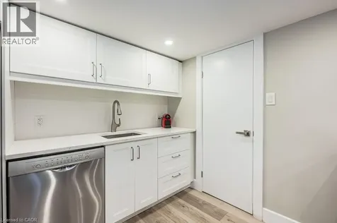 543 Dunbar Road South Kitchener ON N2M 2X1