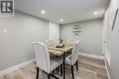 543 Dunbar Road South Kitchener ON N2M 2X1