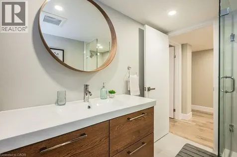 543 Dunbar Road South Kitchener ON N2M 2X1