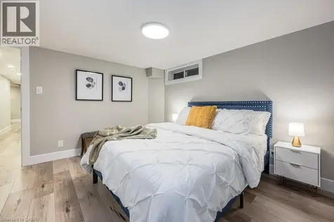 543 Dunbar Road South Kitchener ON N2M 2X1