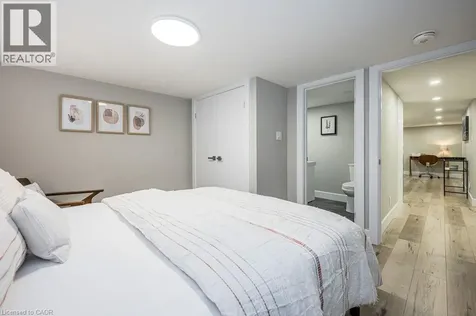 543 Dunbar Road South Kitchener ON N2M 2X1