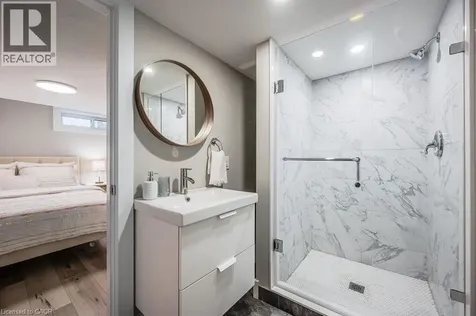 543 Dunbar Road South Kitchener ON N2M 2X1