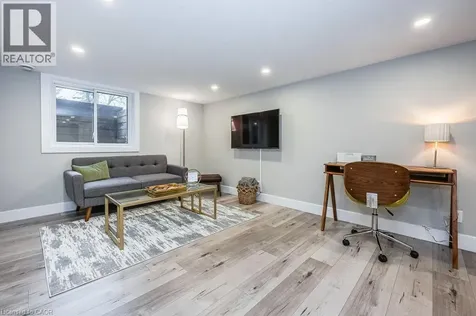543 Dunbar Road South Kitchener ON N2M 2X1