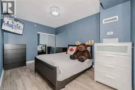 15 James Finlay Way Toronto ON M3M 0B3