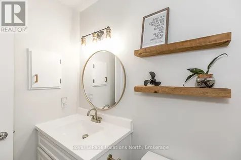 14 Dawson Drive Collingwood ON L9Y 5B4