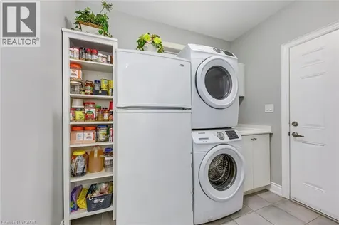 99 Mcknight Avenue Waterdown ON L8B 0T8