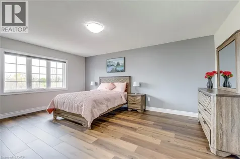 99 Mcknight Avenue Waterdown ON L8B 0T8