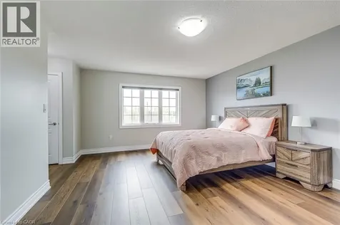99 Mcknight Avenue Waterdown ON L8B 0T8