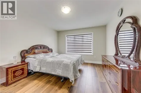 99 Mcknight Avenue Waterdown ON L8B 0T8