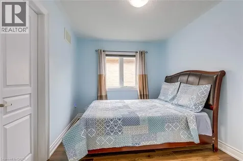 99 Mcknight Avenue Waterdown ON L8B 0T8