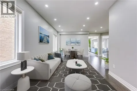 99 Mcknight Avenue Waterdown ON L8B 0T8