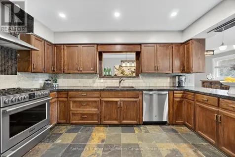 79 Caroline Street West Clearview ON L0M 1G0
