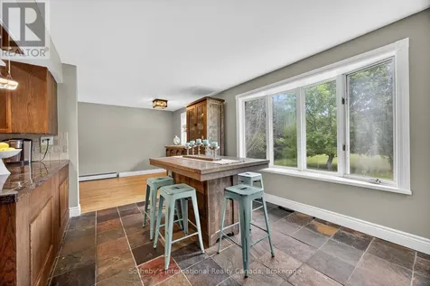 79 Caroline Street West Clearview ON L0M 1G0