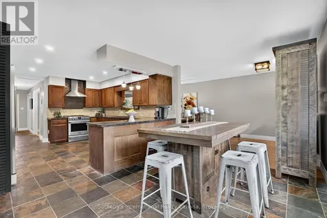 79 Caroline Street West Clearview ON L0M 1G0