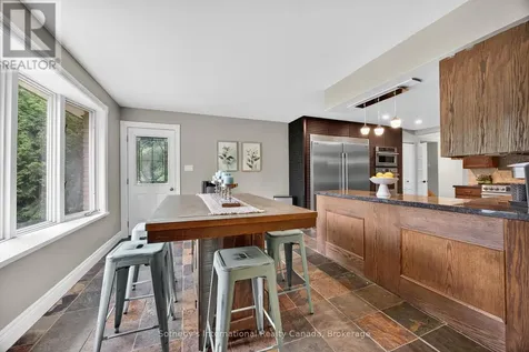 79 Caroline Street West Clearview ON L0M 1G0