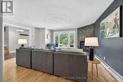79 Caroline Street West Clearview ON L0M 1G0