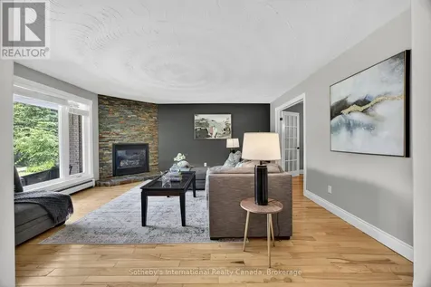 79 Caroline Street West Clearview ON L0M 1G0