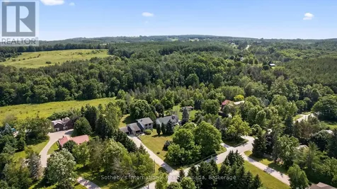 79 Caroline Street West Clearview ON L0M 1G0