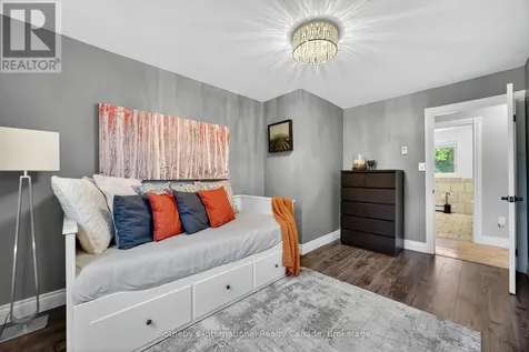 79 Caroline Street West Clearview ON L0M 1G0