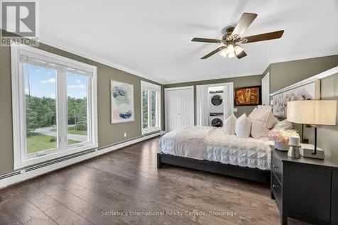 79 Caroline Street West Clearview ON L0M 1G0