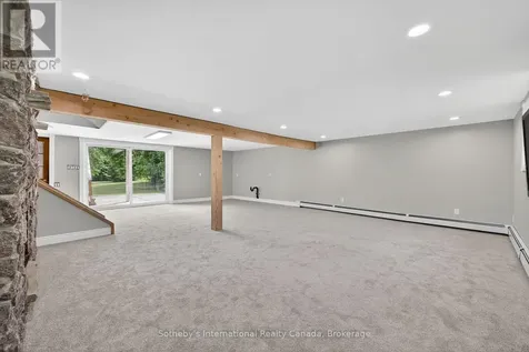 79 Caroline Street West Clearview ON L0M 1G0